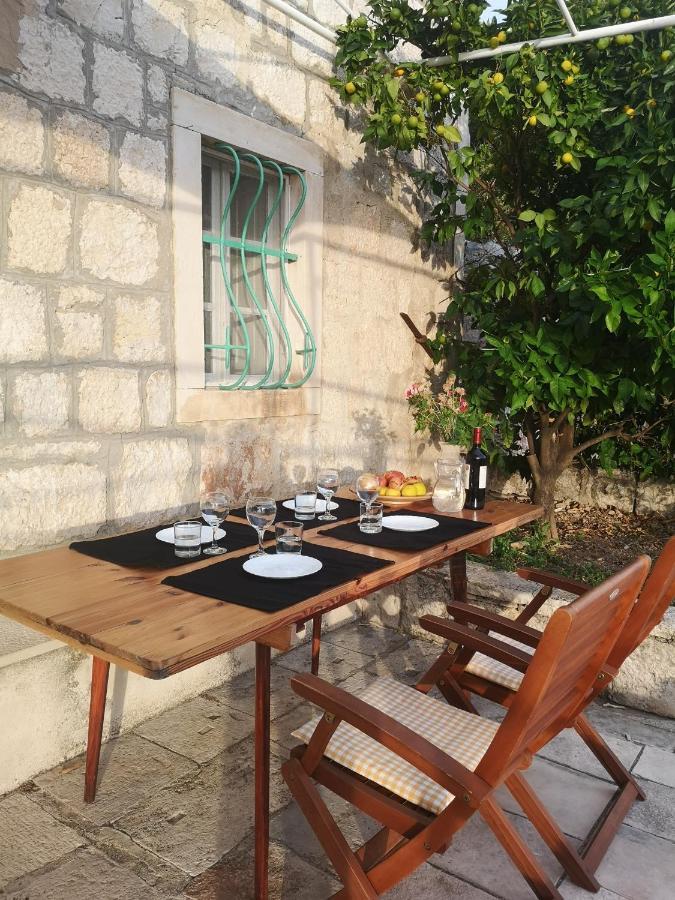 Villa Kuca Za Odmor Matic à Viganj Extérieur photo